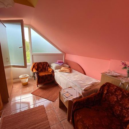 Sud ,,Antal I Olga,, Skorenovac Quarto foto